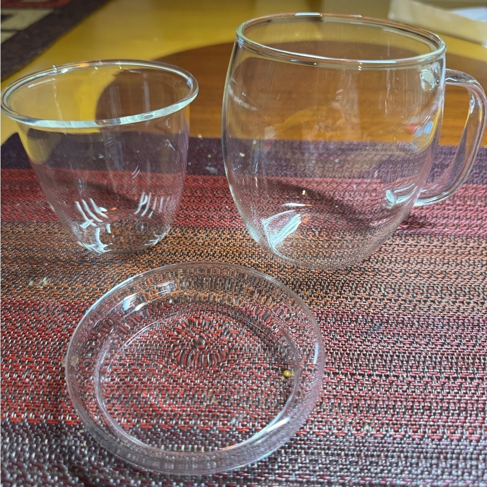 Glass mug with insert and lid